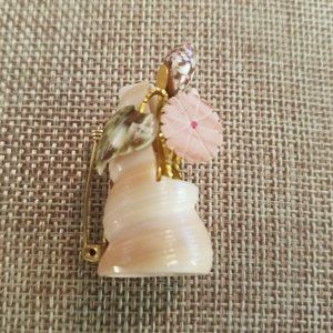 VINtage Sea Shell Bouquet‎ Brooch 1363